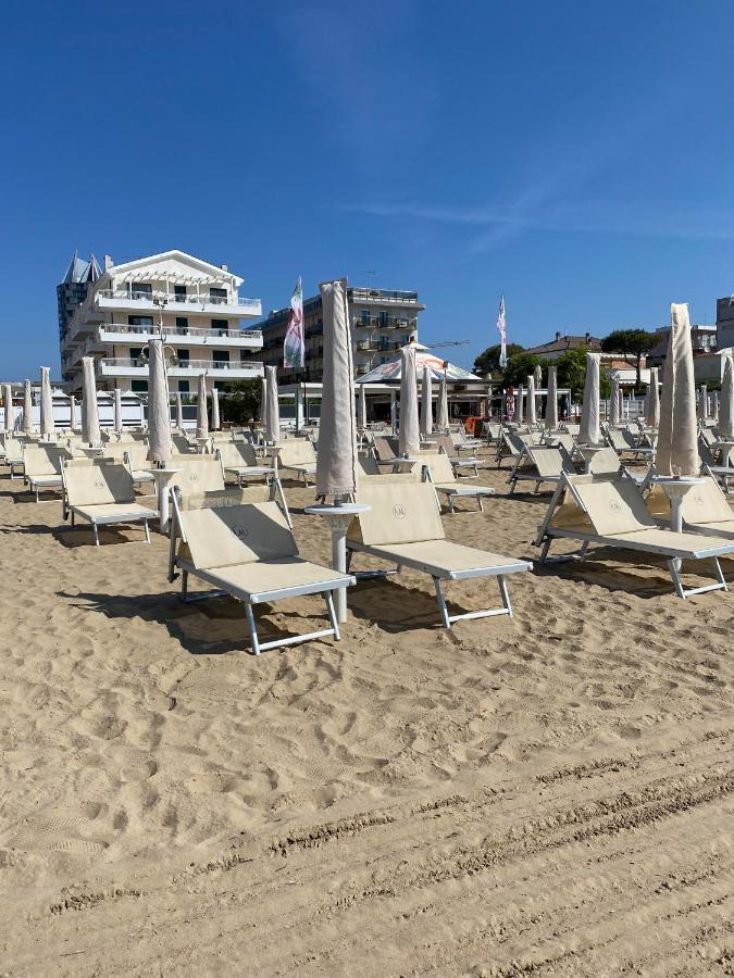 Hotel Ivana Lido di Jesolo Exterior foto